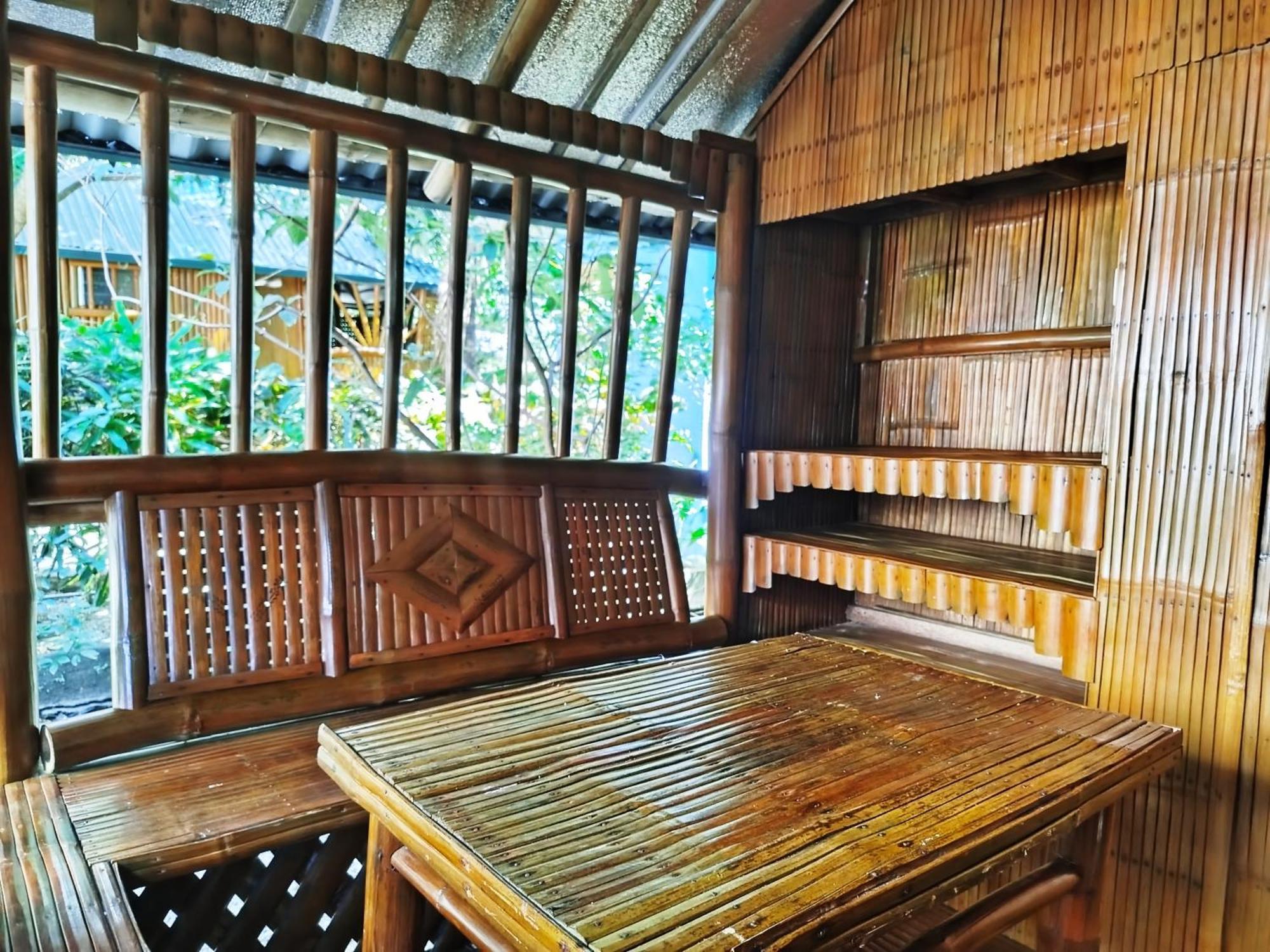 Rea'S Bamboo Resort Gabaldon 객실 사진