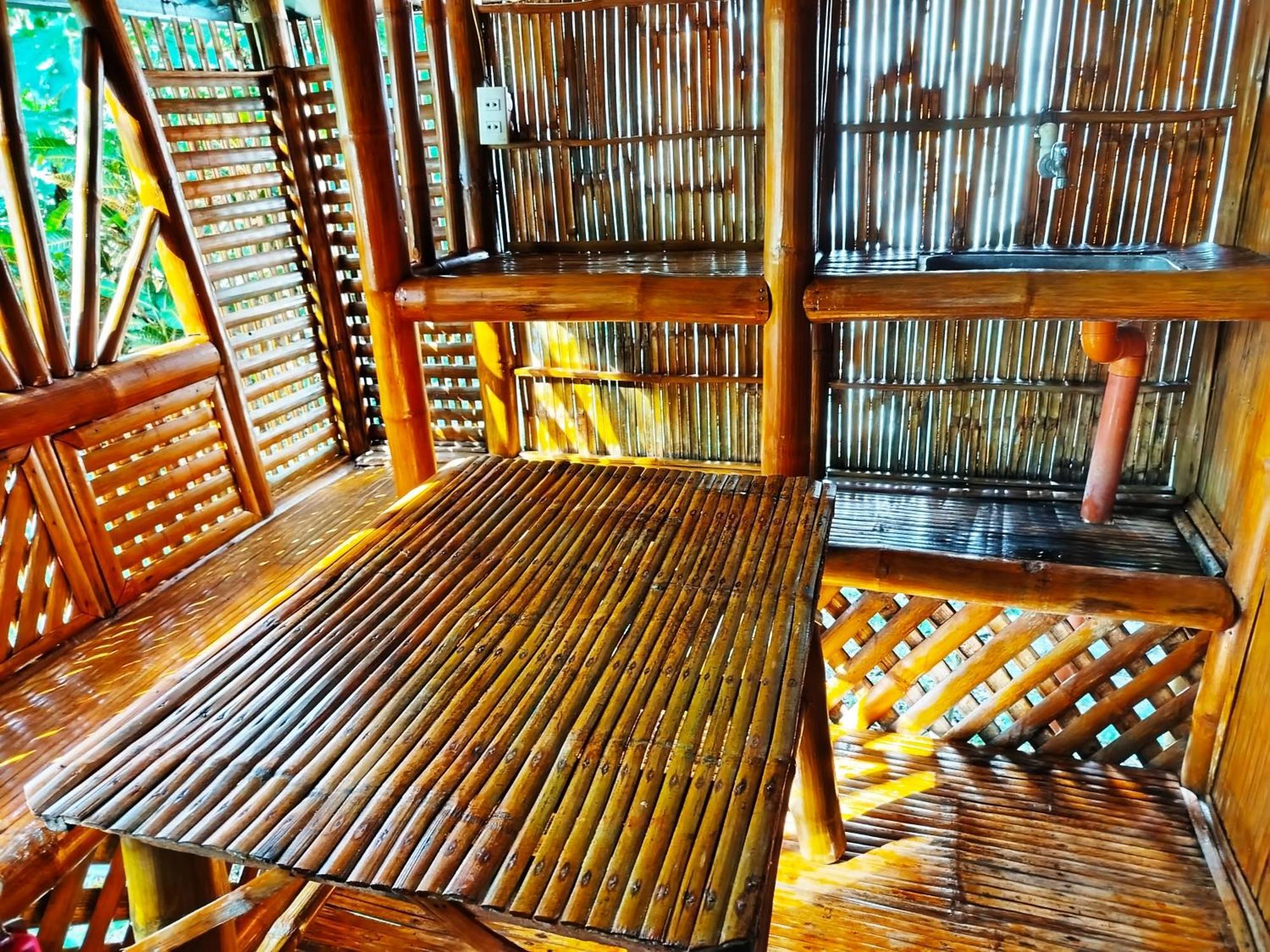 Rea'S Bamboo Resort Gabaldon 객실 사진
