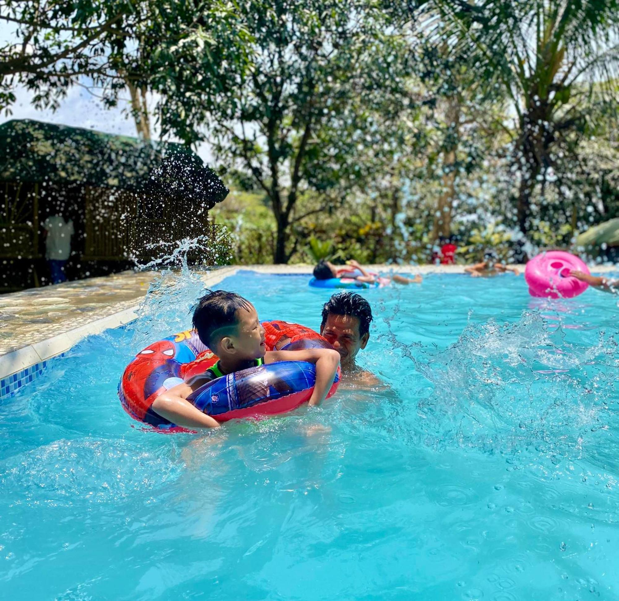 Rea'S Bamboo Resort Gabaldon 외부 사진